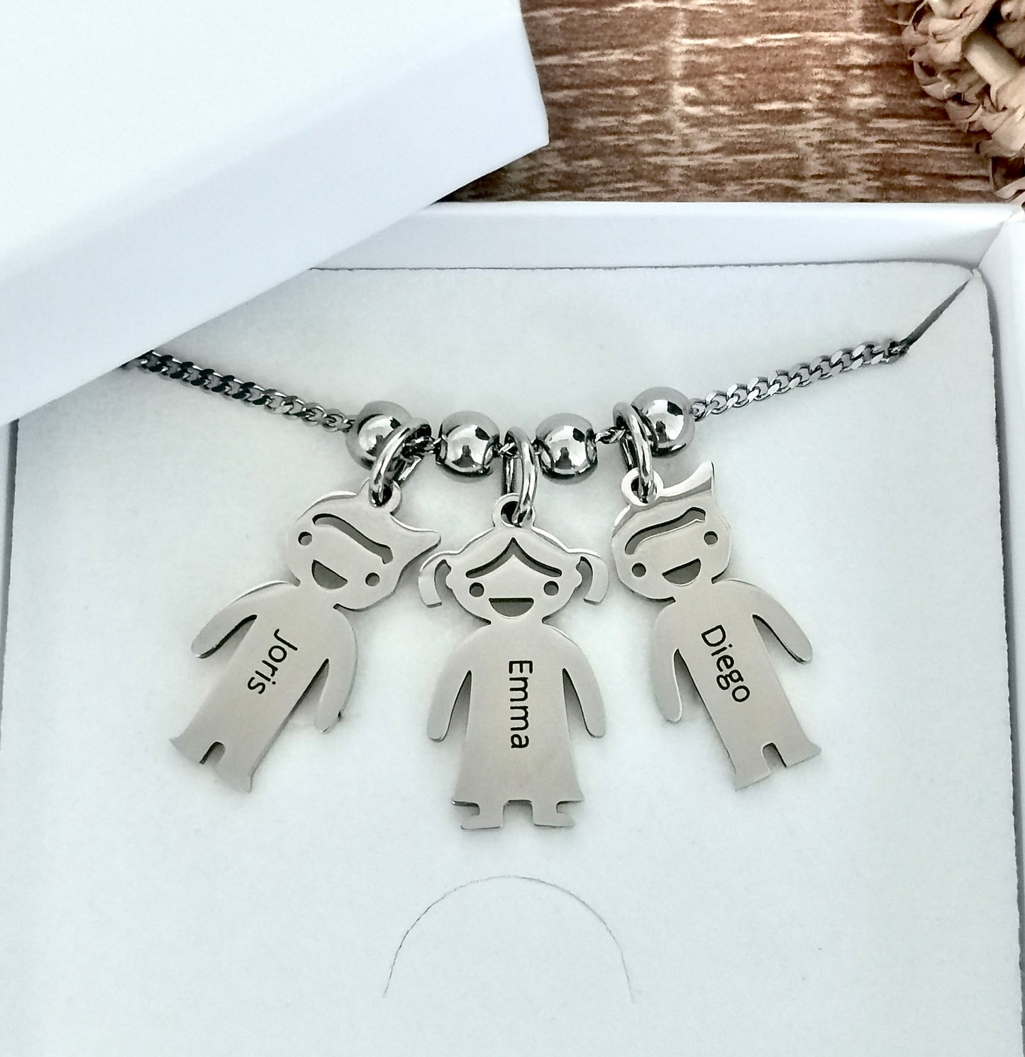 Collier Mamie Personnalisé "On t'aime" Dans Ecrin