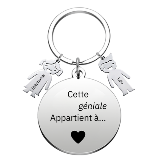 Porte-clé mamie médaille ronde à personnaliser avec les prénoms des petits-enfants sur breloques enfant