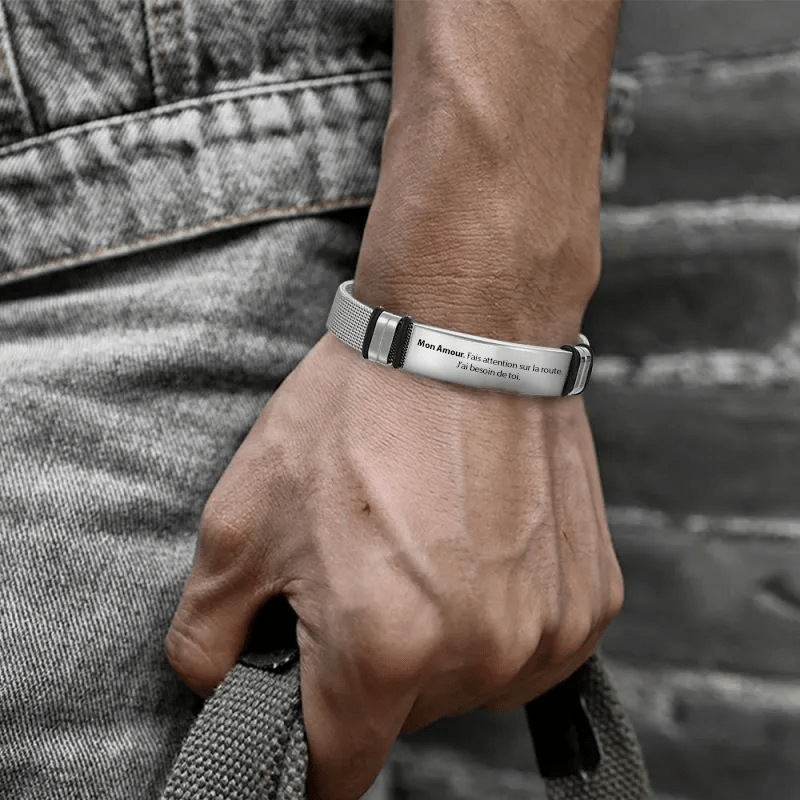 Bracelet ajustable A mon Amour porté au poignet - Les Bijoux de Marilou