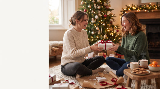 Quel Cadeau Offrir à sa Sœur pour Noël  Nos Idées Bijoux Gravés