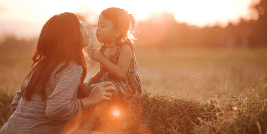 Être Maman : 15 Citations Courtes sur l'Amour d'une Mère