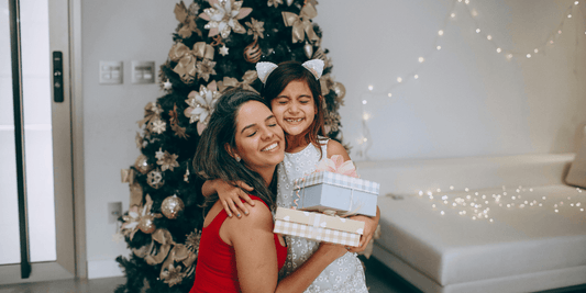 Quoi Offrir à sa Mère pour Noël : Idées Cadeaux Bijoux