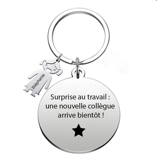 Le Porte-Clef "Surprise au travail : une nouvelle collègue arrive bientôt !