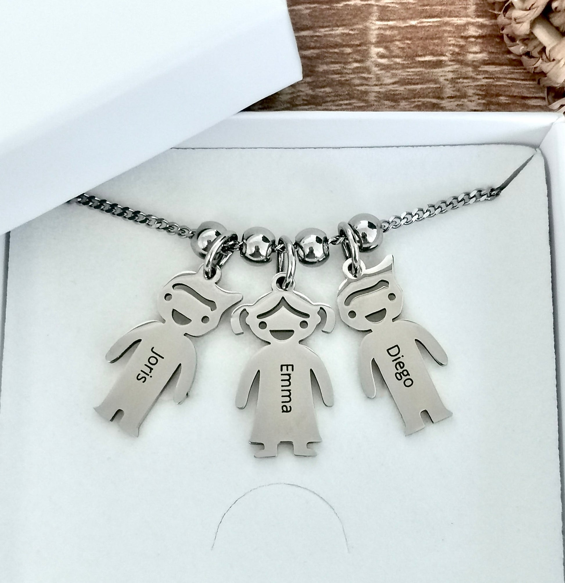 Collier Mamie Personnalisé "On t'aime" Dans Ecrin