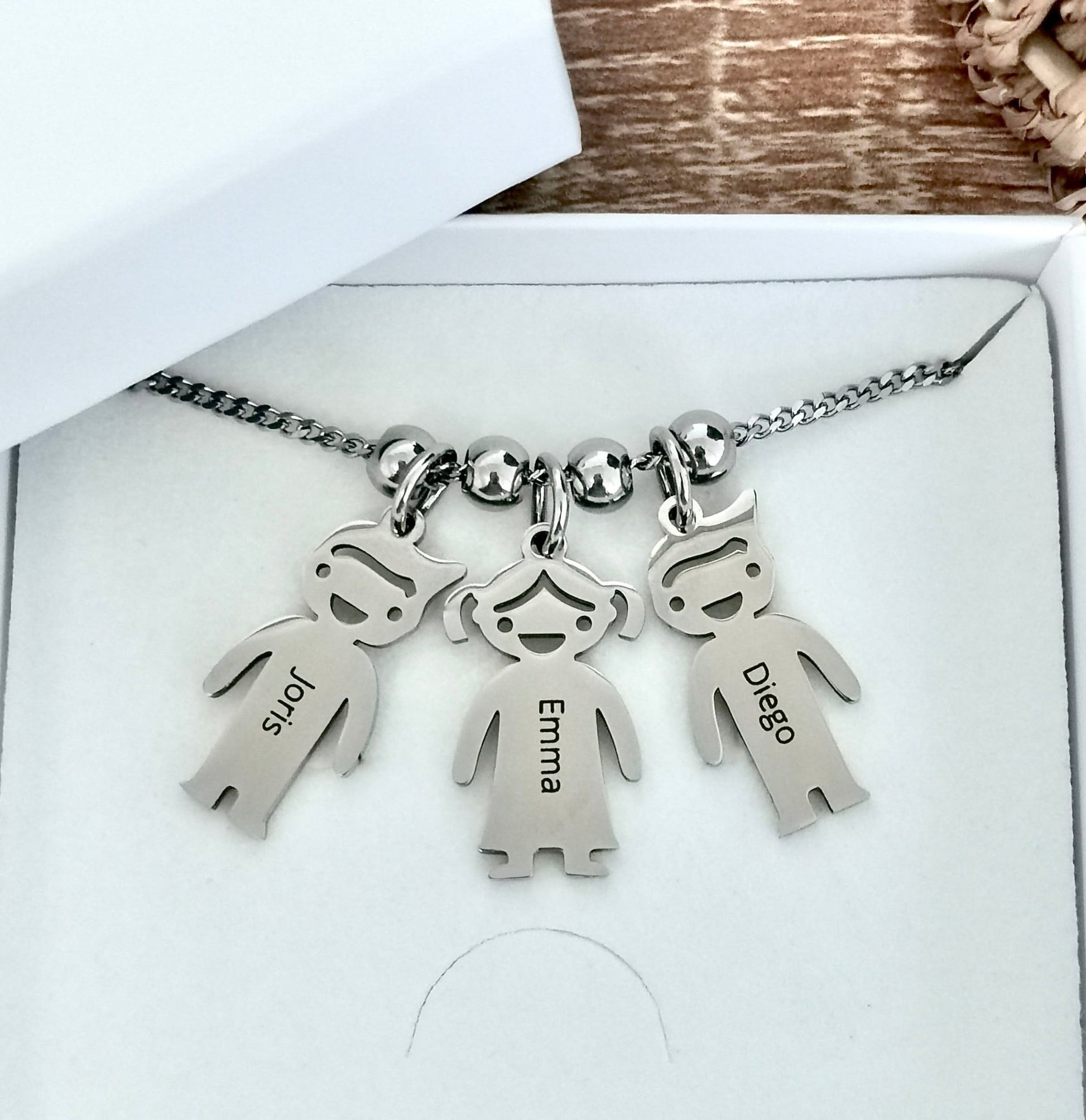 Collier Mamie Personnalisé "On t'aime" Dans Ecrin - Les Bijoux de Marilou