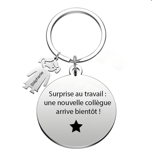 Le Porte - Clef "Surprise au travail : une nouvelle collègue arrive bientôt !" - Les Bijoux de Marilou