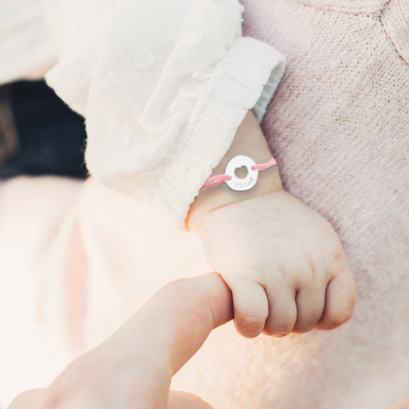 Bracelet Pour Ma Fille Ajustable Personnalisé Rose Porté 