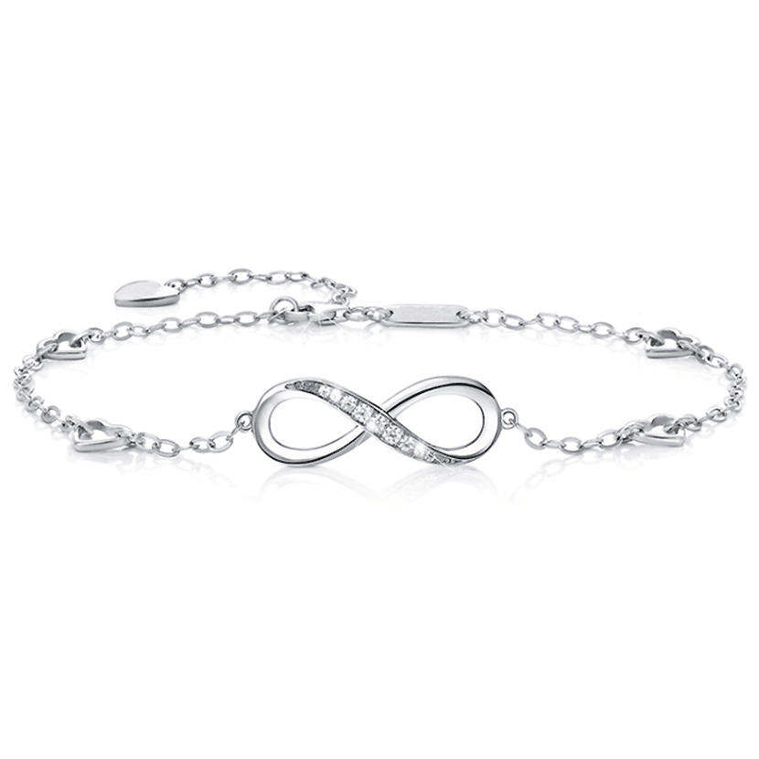 Bracelet infini femme en argent 925 serti de cristaux blancs sur fond blanc